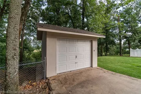 Exterior - 4234 Spring Mountain Dr, Fort Smith, AR 72916 photo 4 of 5