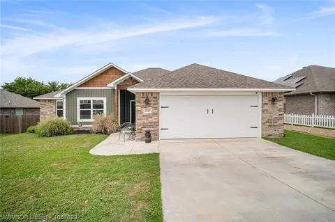2227 Elfen Gln, Van Buren, AR 72956