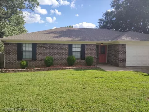1007 North Dr, Alma, AR 72921