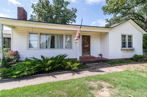3 Bon Air St, Van Buren, AR 72956