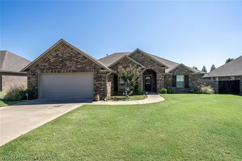 12221 Sapling Dr, Fort Smith, AR 72916
