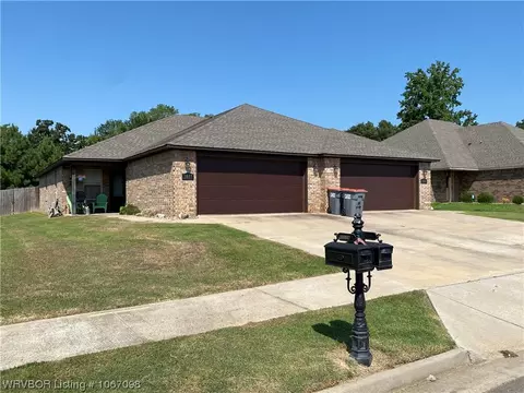 1017 Springhill Rd #A/B, Barling, AR 72923