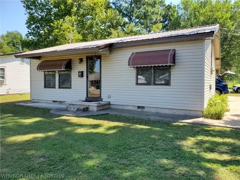 502 NE 5th St, Stigler, OK 74462