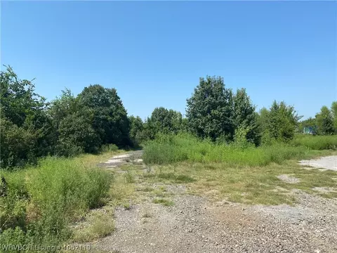 604 Shamrock Dr, Lavaca, AR 72941 photo 6