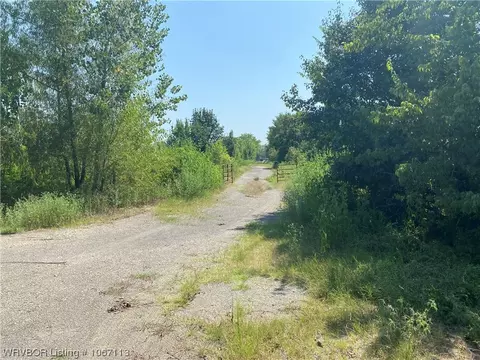 604 Shamrock Dr, Lavaca, AR 72941 photo 9