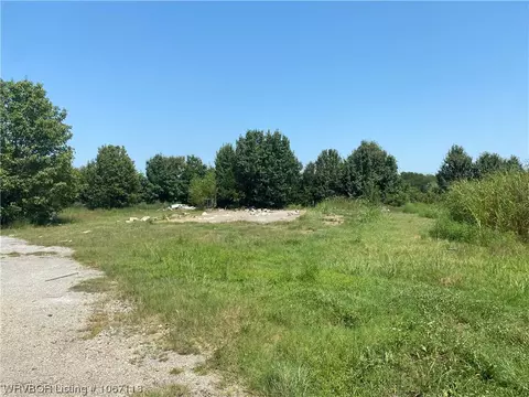 604 Shamrock Dr, Lavaca, AR 72941 photo 3