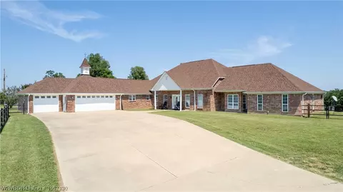 104097 S 4760 Rd, Muldrow, OK 74948