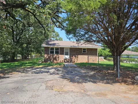 804 Ludeau St, Arkoma, OK 74901