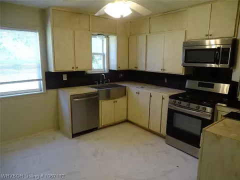 602 H St, Barling, AR 72923 photo 5
