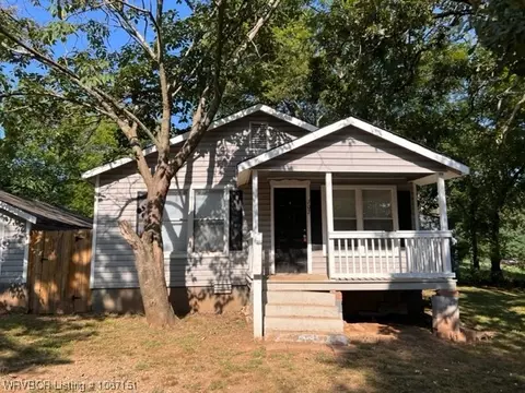 707 Cruce St, Poteau, OK 74953