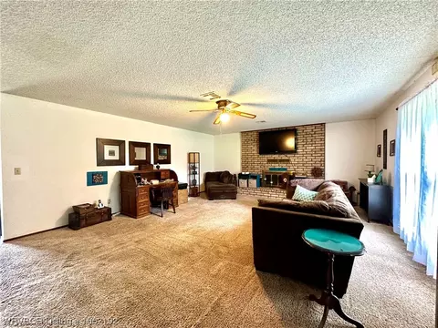 1902 E Mckenzie Ave, Pocola, OK 74902 photo 18