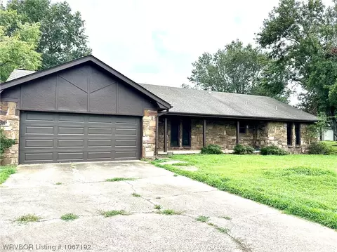 1902 E Mckenzie Ave, Pocola, OK 74902 photo 3