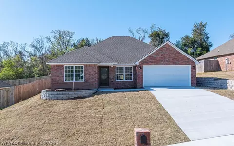 2212 Lisa Ln, Van Buren, AR 72956