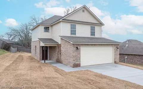 2043 Lisa Ln, Van Buren, AR 72956