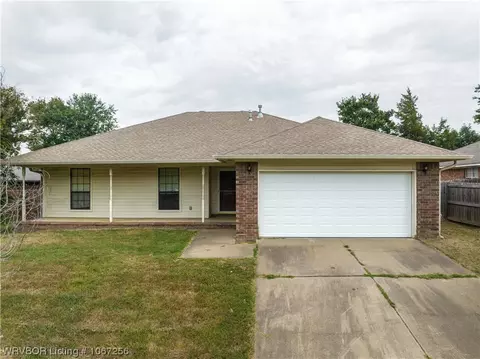 404 Crestview Dr, Van Buren, AR 72956