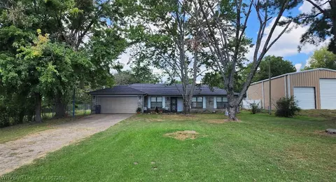 32 Alpine Dr, Van Buren, AR 72956