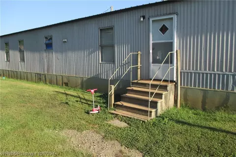 1112 Vine St, Paris, AR 72855
