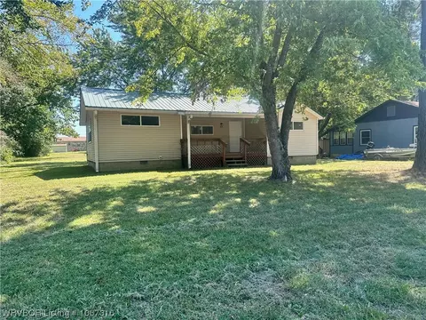 900 Morris St, Pocola, OK 74902 photo 2