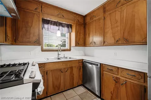 502 E 3rd St, Hartford, AR 72938 photo 14