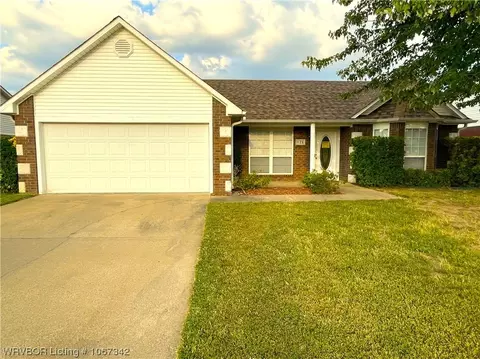 621 38th St, Van Buren, AR 72956