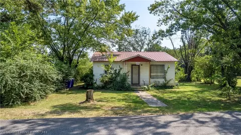 204 SW 8th, Muldrow, OK 74948