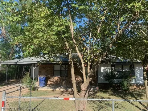 203 Labass St, Muldrow, OK 74948