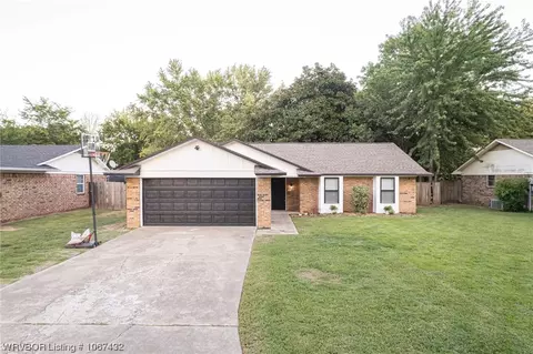 8701 S 31st Ter, Fort Smith, AR 72908