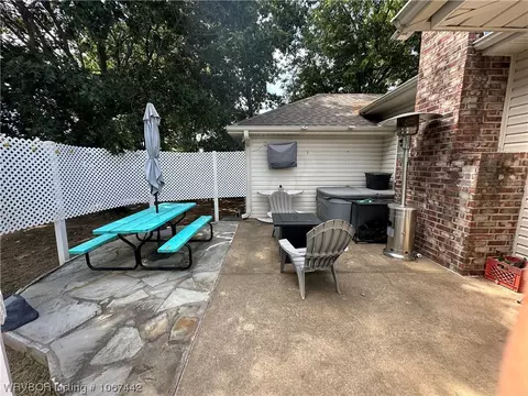 1249 Red Oak Dr, Alma, AR 72921 photo 4