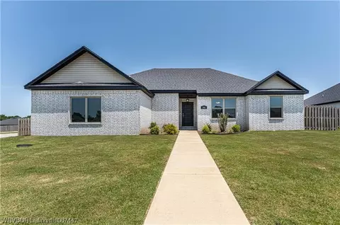 382 N Otoe St, Farmington, AR 72730