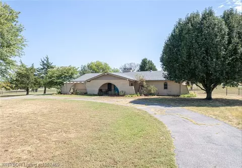 20694 S Ash St, Spiro, OK 74959