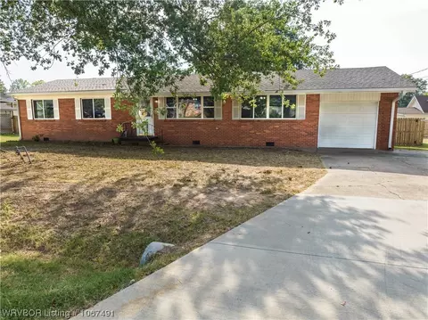 7500 Martin Dr, Fort Smith, AR 72908