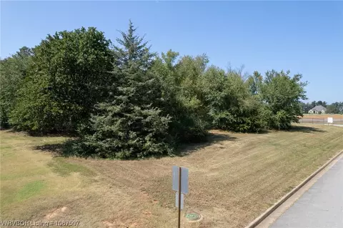 10800 Woodland Dr, Fort Smith, AR 72916