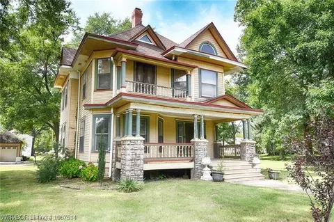 321 Wheeler Ave, Sallisaw, OK 74955