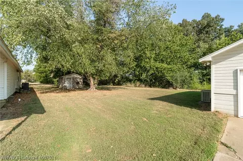 202 E Houston St, Lavaca, AR 72941 photo 33