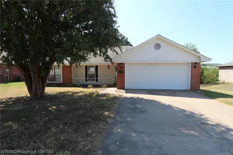 413 Crestview Dr, Van Buren, AR 72956