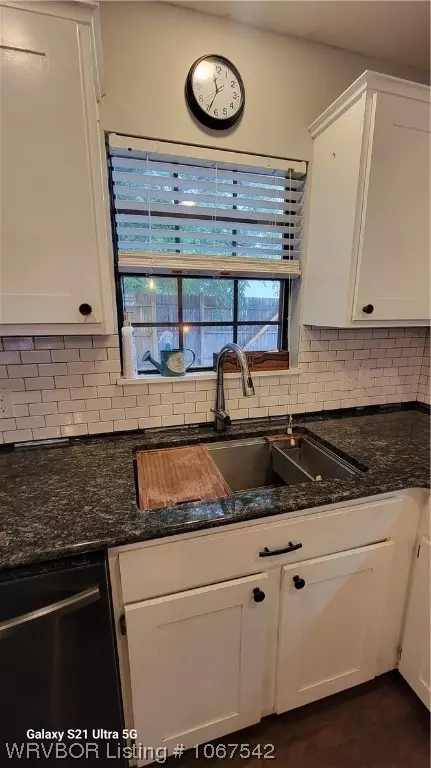 Kitchen - 207 W Harper St, Mansfield, AR 72944 photo 12 of 12