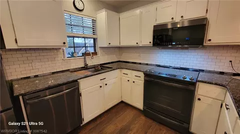 Kitchen - 207 W Harper St, Mansfield, AR 72944 photo 11 of 12