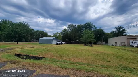 Exterior - 207 W Harper St, Mansfield, AR 72944 photo 3 of 10