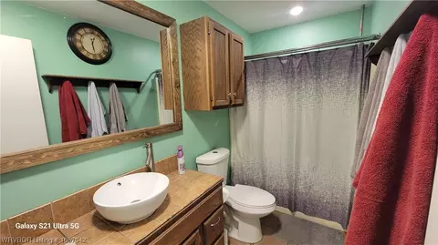 Bath - 207 W Harper St, Mansfield, AR 72944 photo 1 of 2