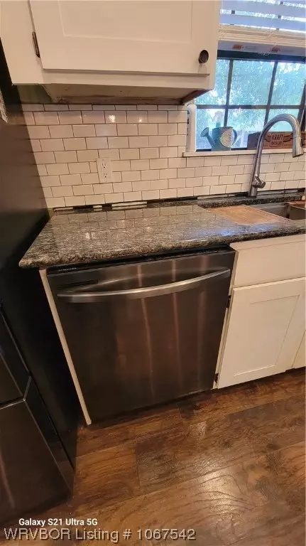 Kitchen - 207 W Harper St, Mansfield, AR 72944 photo 6 of 12