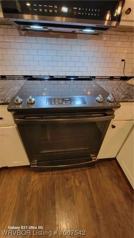 Kitchen - 207 W Harper St, Mansfield, AR 72944 photo 5 of 12