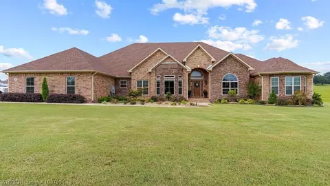 5506 Park Rd, Lavaca, AR 72941