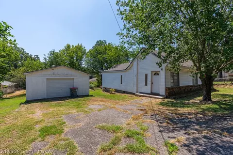 211 W Houston St, Greenwood, AR 72936