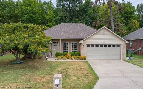 2504 Park Ave, Van Buren, AR 72956