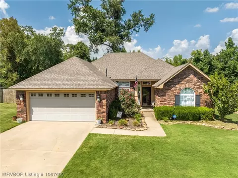 2320 Brookhaven Dr, Alma, AR 72921