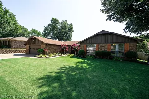 1102 3rd Ter, Barling, AR 72923 photo 2