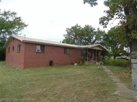 476743 1125 Rd, Muldrow, OK 74948