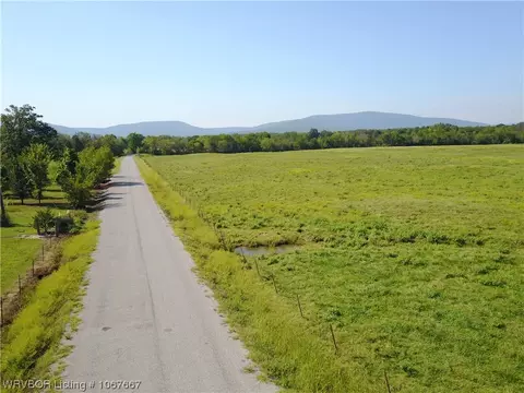 000 Shiloh Rd, Hartford, AR 72940
