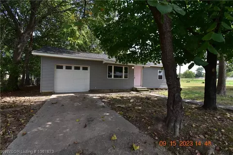 508 S Walnut St, Sallisaw, OK 74955