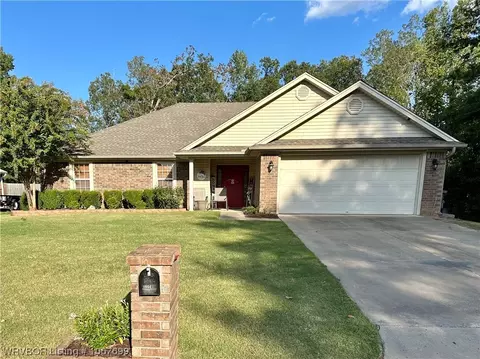 1004 Jessie Dr, Lavaca, AR 72941